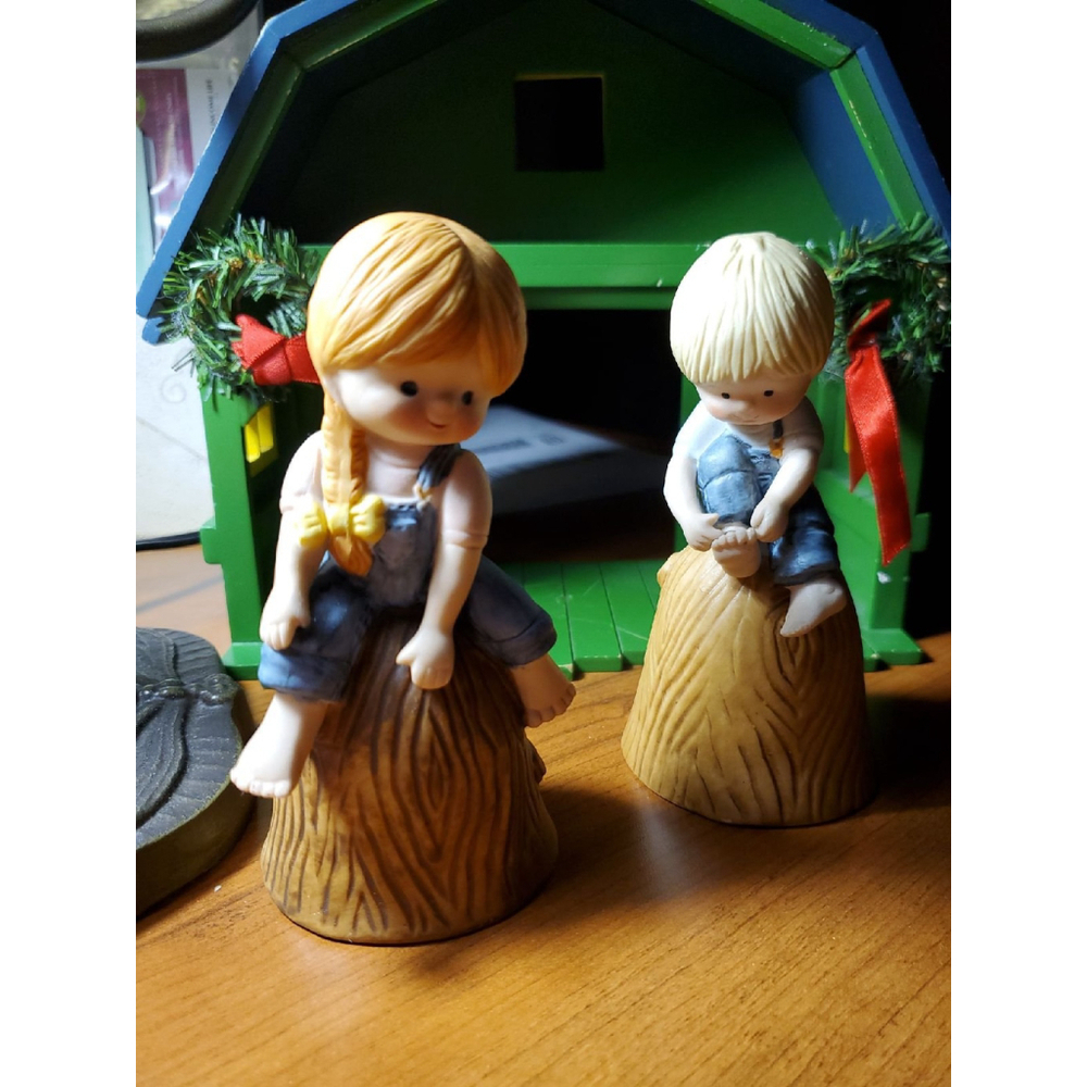 Country Cousin bell pair 1980